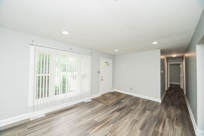 Building Photo - 3 bed 2 bath Home in Merrillville