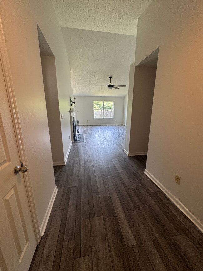 Building Photo - 2432 Bridlewood Dr