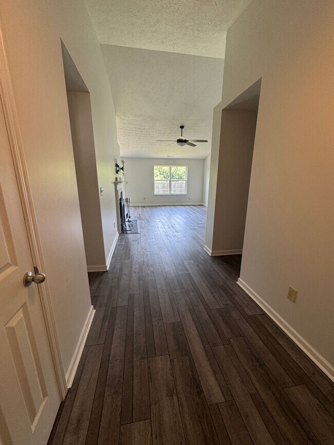 Foto del edificio - 2432 Bridlewood Dr