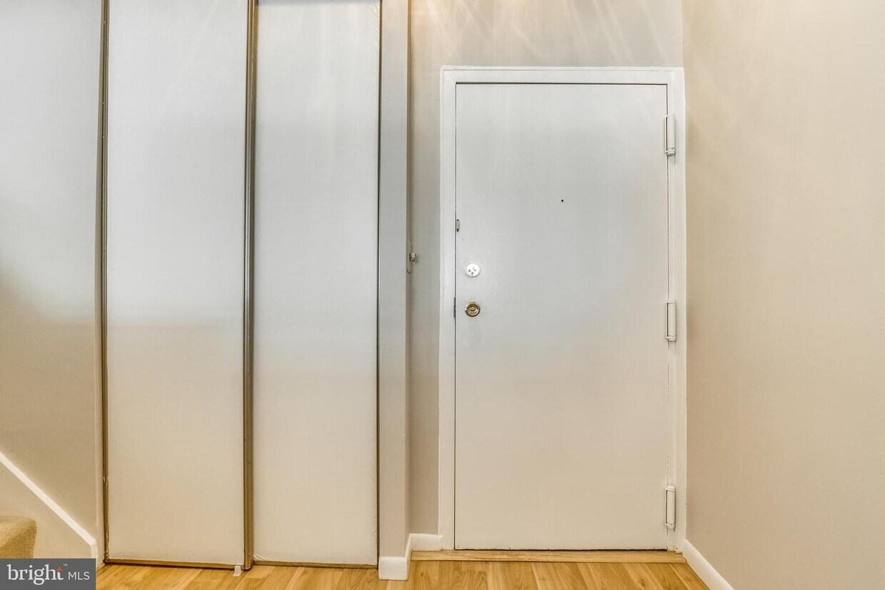 11564 Rolling Green Ct Unit 101, Reston, VA 20191 Apartment for Rent