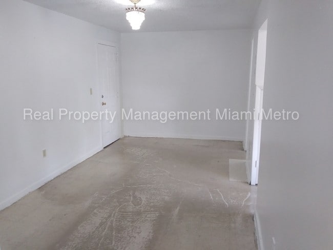 Building Photo - 119 NW 29th St