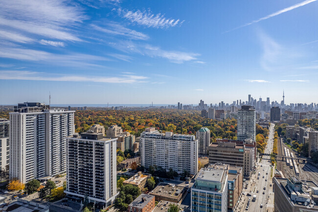 Aerial Photo - Davisville Village Community - 45