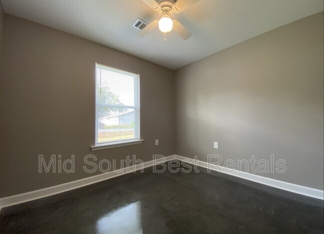 Building Photo - 103 Teresa Ln