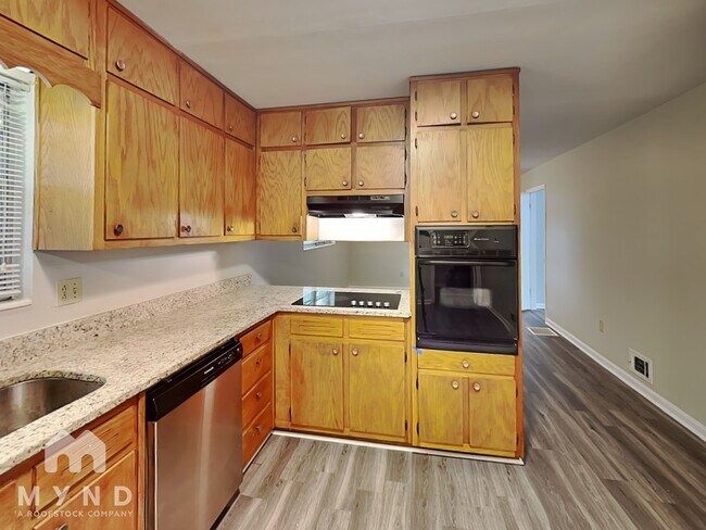 Foto del edificio - 626 Emerald Dr