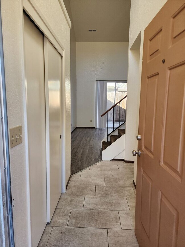 Foto del edificio - 1313 Claus Rd