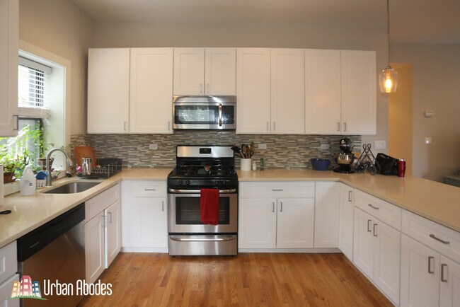 Foto del edificio - 3609 N Lakewood Ave