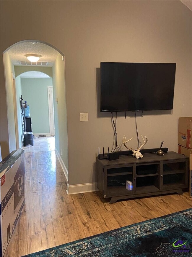 Building Photo - 552 Grand Ave