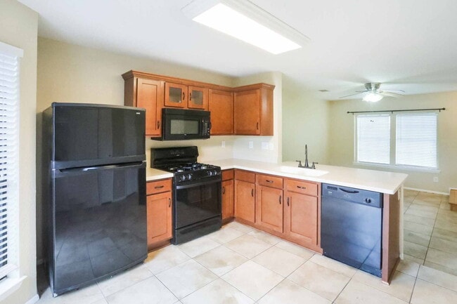Building Photo - 1411 Gracy Farms Ln
