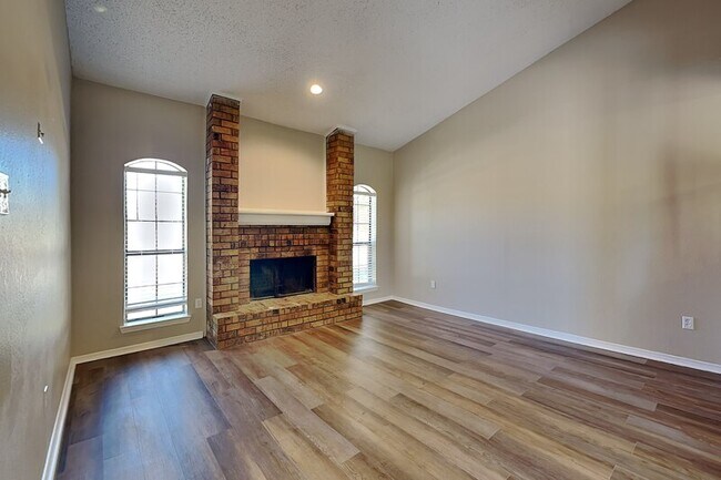 Building Photo - 6700 Alissa Dr