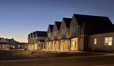 Building Photo - 702 Makenzie River Rd Building Photo - 702 Makenzie River Rd