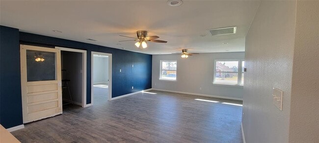 Building Photo - 1012 Highview Dr