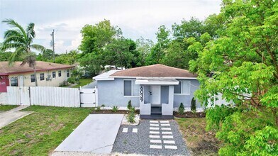 Building Photo - 6039 SW 38th St