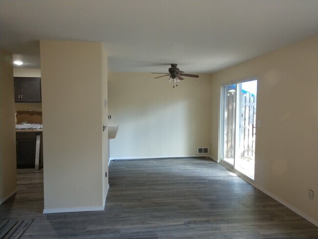 Foto del edificio - 514 Henry St NE