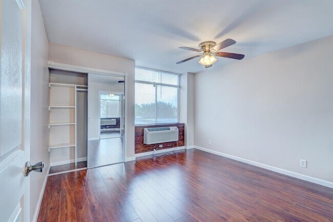 Foto del edificio - 7520 Hornwood Dr