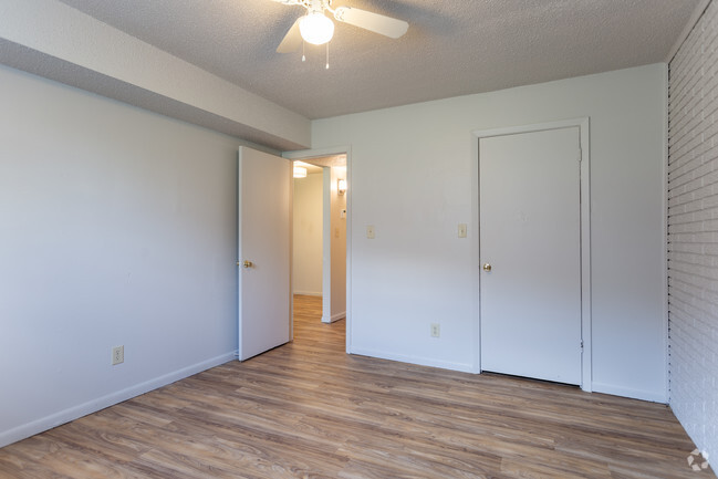 1 BR 1 BA-776 Sq Ft - Yorktown Apartment Homes