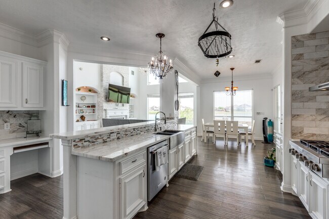 Foto del edificio - 8 Cypress Point Ct