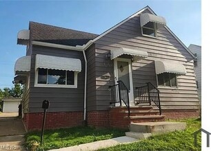 Building Photo - 11202 Mountview Ave