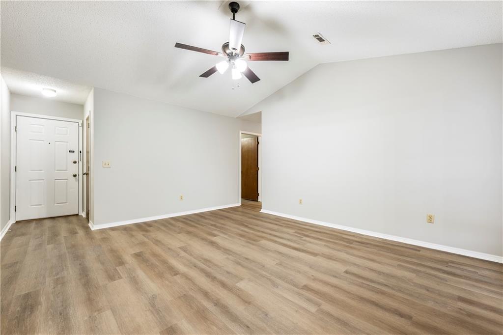 Foto principal - 183 E 15th St