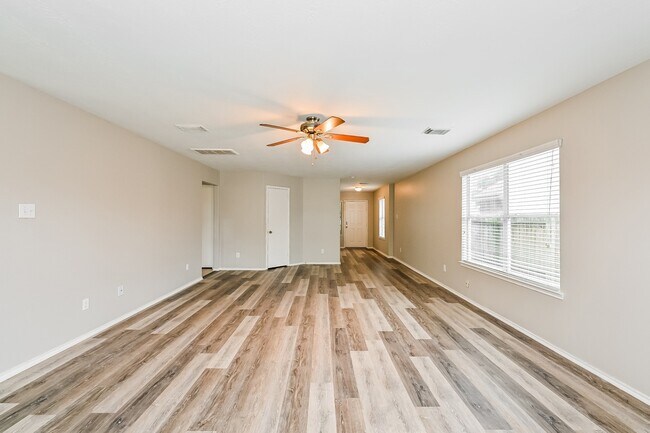 Building Photo - 4435 Sprangletop Ave