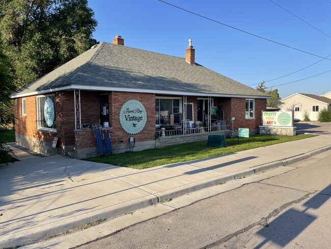 Building Photo - 1245 W Main St