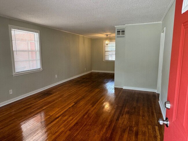 Foto del edificio - 3-Bedroom Classic Ranch