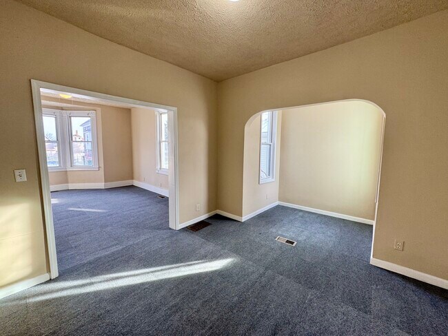 Foto del edificio - 641 Garfield Ave SW