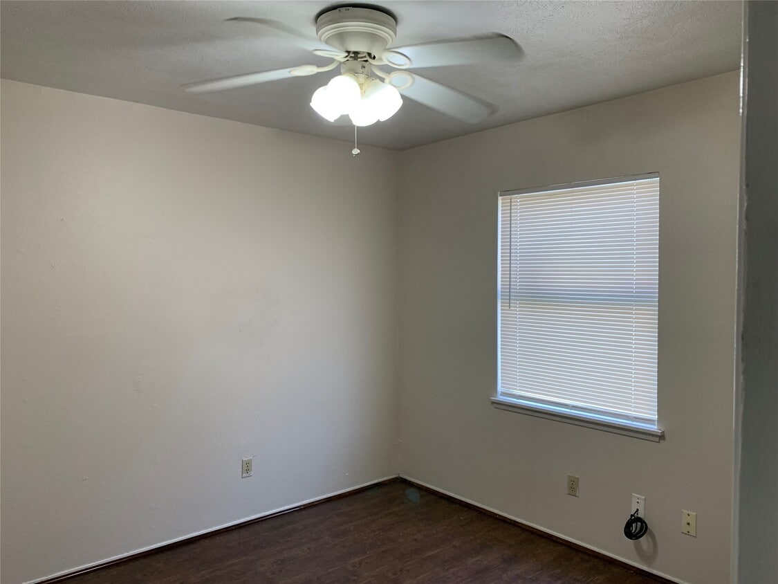 Building Photo - 6823 Blue Ridge Dr
