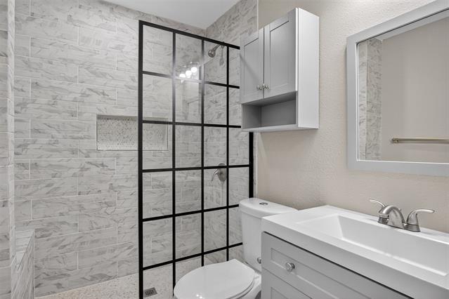 Building Photo - 4806 W University Blvd