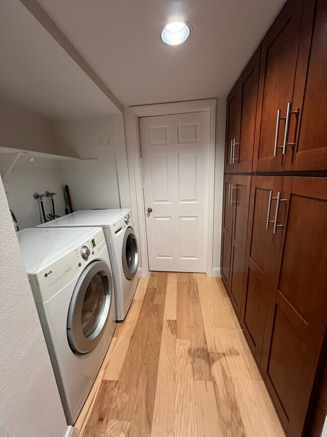 Full Size Washer and Dryer - 625 E Del Mar Blvd