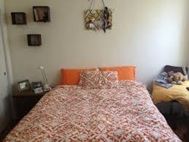 Building Photo - No Brokers Fee, Coolidge Corner area, Heat...