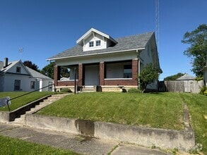 Building Photo - 2107 Iowa Ave