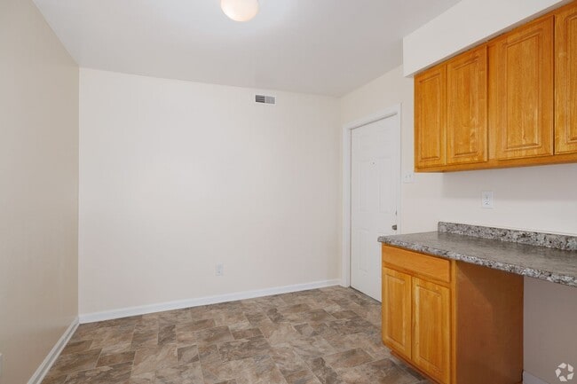 Interior Photo - College Hill Apartments