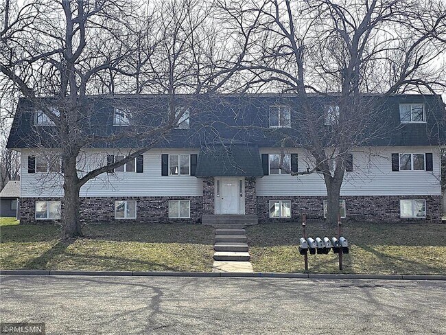 Building Photo - 880 E 6th St