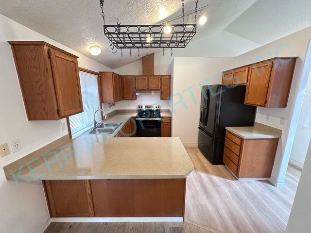 Foto del edificio - 1535 NW Wallula Ave