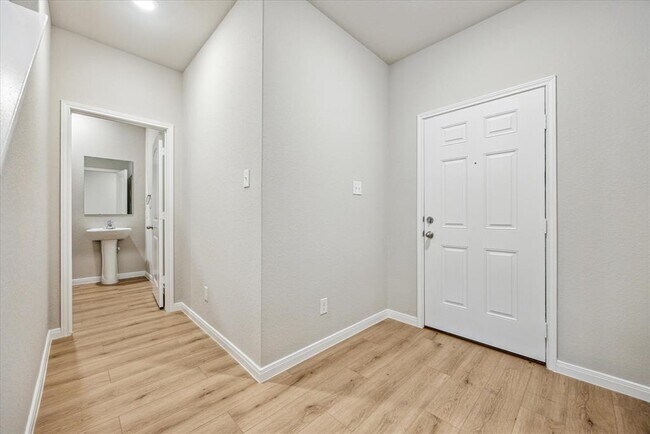 Building Photo - 3971 Turtle Creek