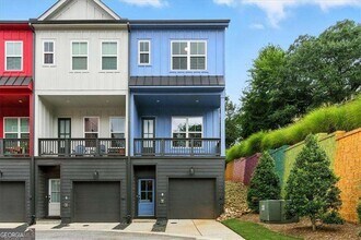 Building Photo - 170 Color Cir