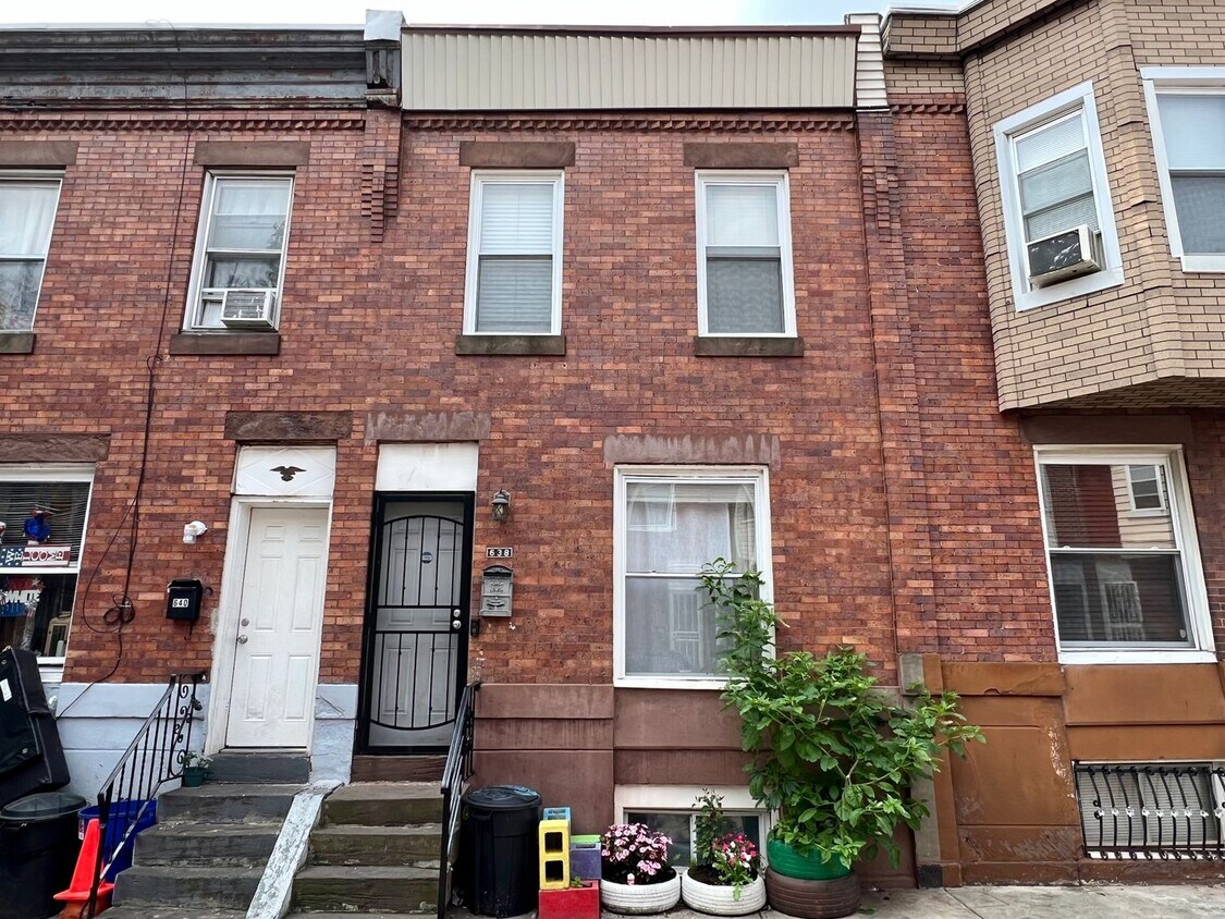 Stunning 3-Bedroom Townhome in Harrowgate!... - Stunning 3-Bedroom Townhome in Harrowgate!...