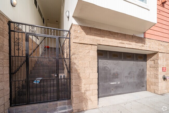 Entrance and Garage - 430-438 Judah St