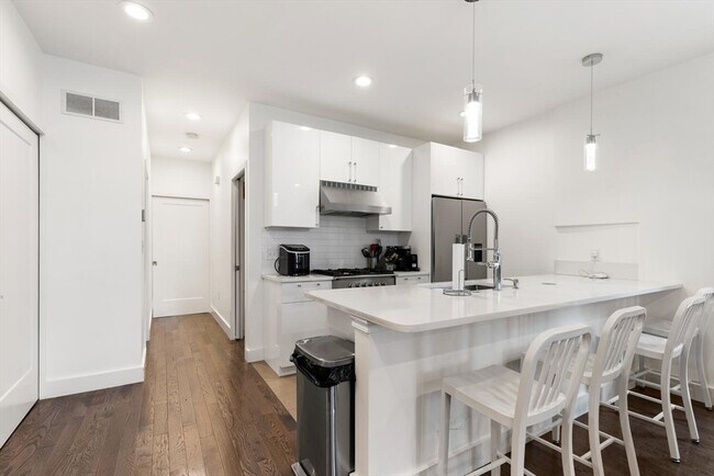 Foto del edificio - 714 E 5th St