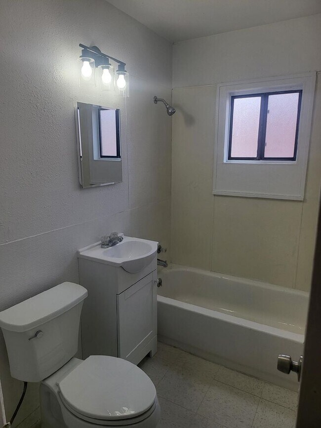 Foto del edificio - 1510 W Yucca Ave