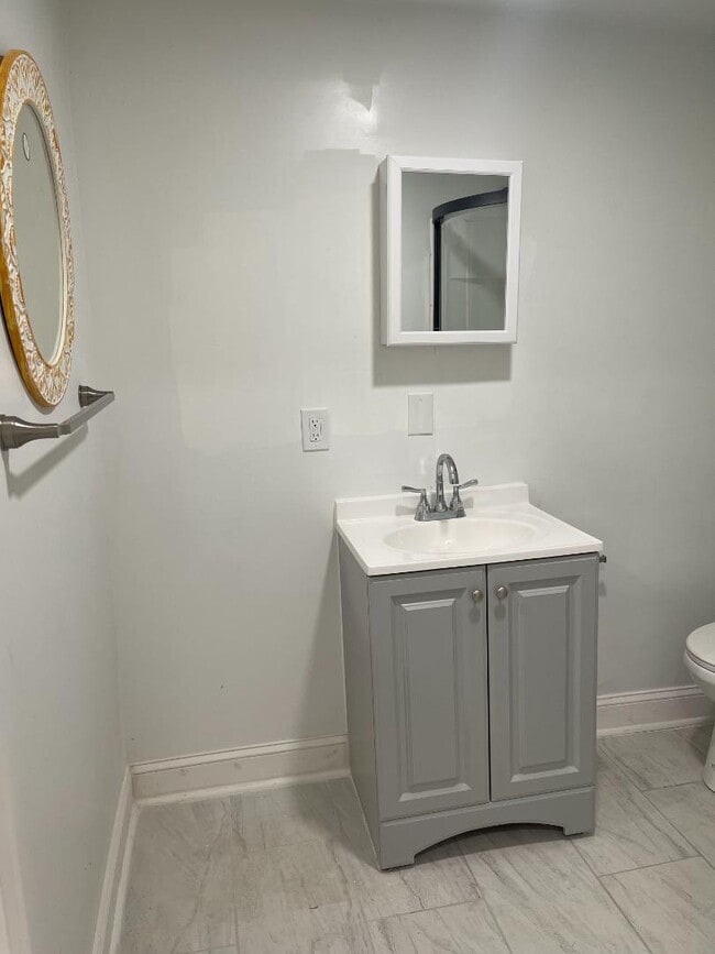 Photo - 416 Topeka Ave Apartment