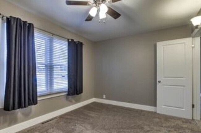 Foto del edificio - Spacious 2 Bedroom in La Vista!