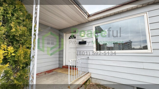 Building Photo - 136 E Truman Ave