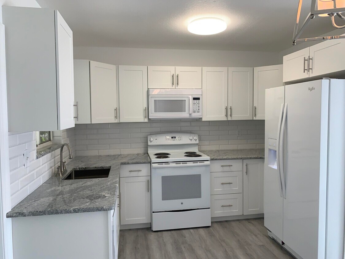 2333 SE Berkshire Boulevard Port Saint Lu... - 2333 SE Berkshire Boulevard  Port Saint Lu...
