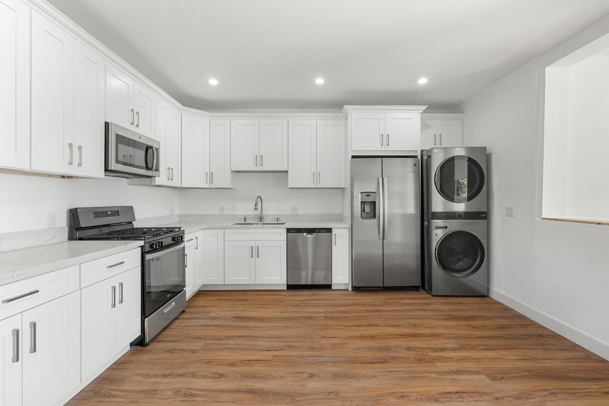 Foto principal - 1301 N Poinsettia Pl