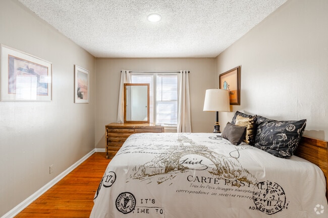 1BR, 1BA - 550SF - Bedroom - The Elms Apartments