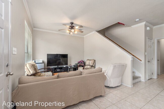 Building Photo - 4 br, 4 bath House - 203 Forest Dr