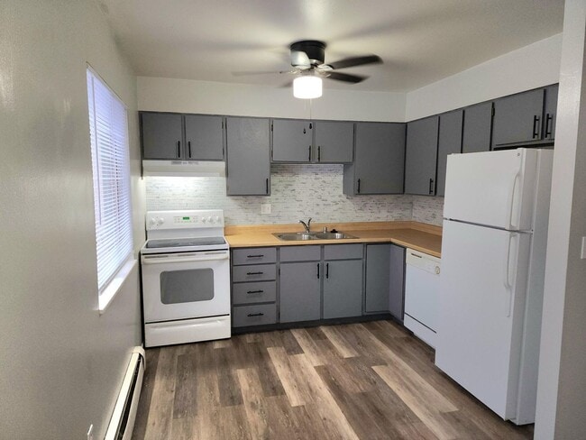 Building Photo - 3945 Stonedike Dr