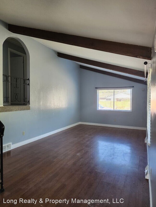 Foto del edificio - 3 br, 2.5 bath House - 8286 E Girard Ave
