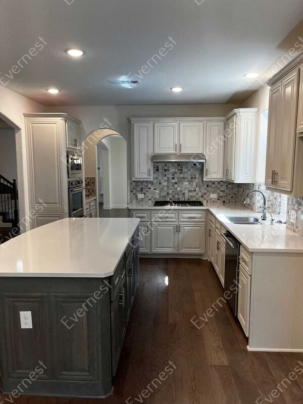 Building Photo - 5205 Center Hill Dr